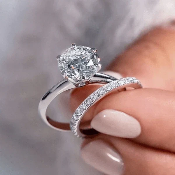 Round Cut Engagement Rings: The Only Cut That Truly Dazzles!