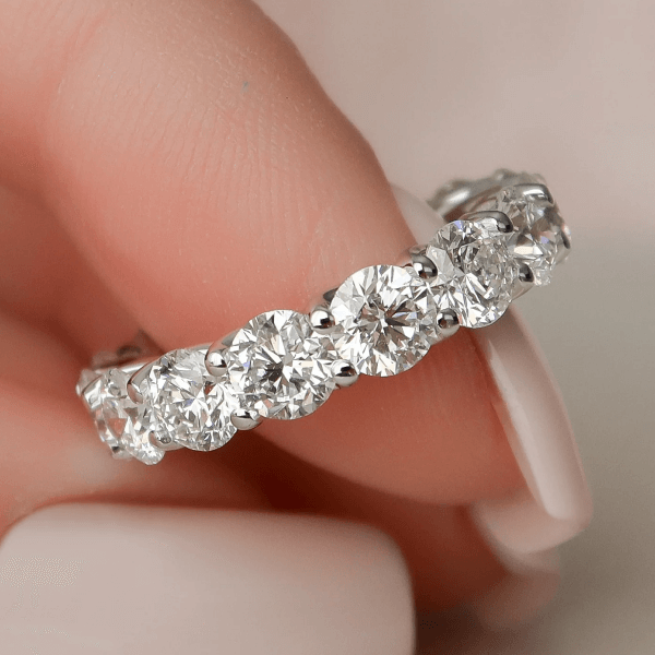 Why Eternity Bands Make the Perfect Anniversary Gift