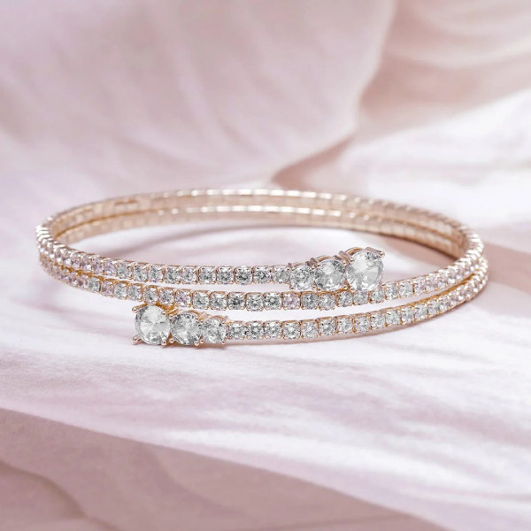 The Ultimate Guide to Layering Bracelets and Mixing Metals Effortlessly