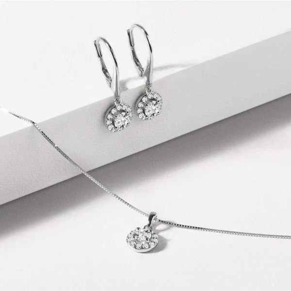 Bracelets, Rings, and Necklaces That Highlight White Gold’s Unmatched Beauty